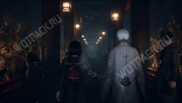 Лисья Маска ведёт Хинако по коридору