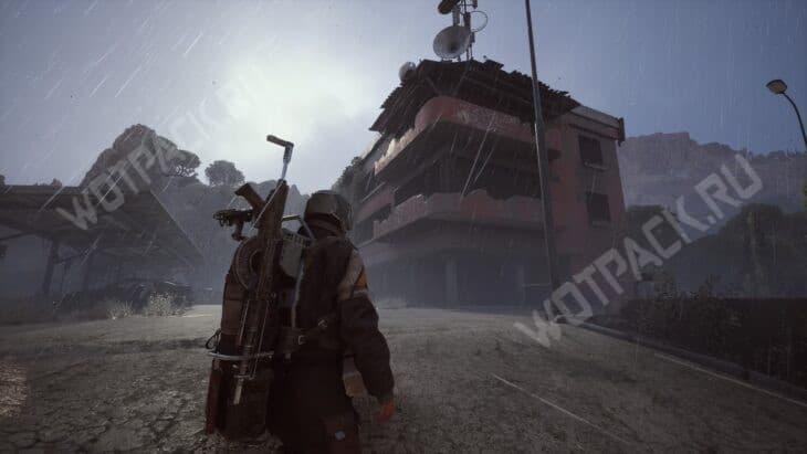 Рейдер перед домом резиденции Руби