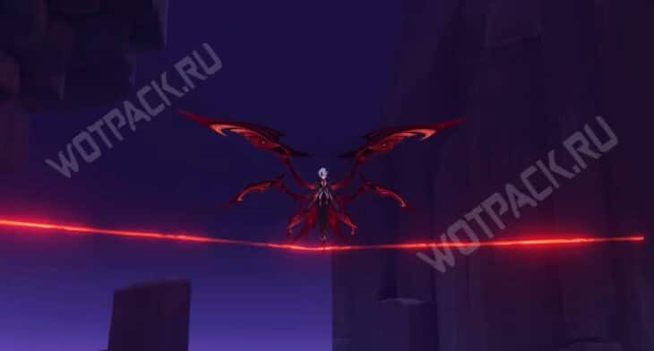 Арлекино с открытыми крыльями стоит на огненной нити