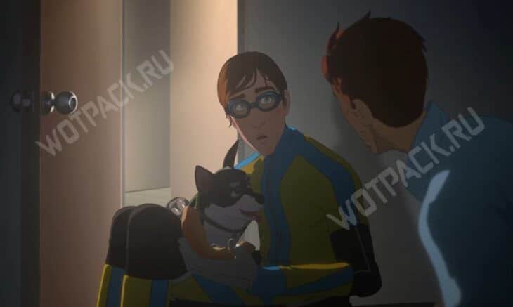 Водобой в кладовке держит собаку на руках