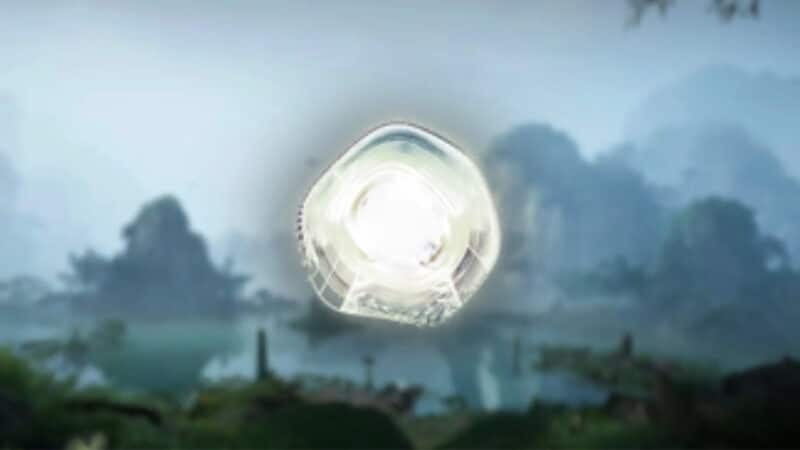 Светящиеся сферы на фоне озера в Улине