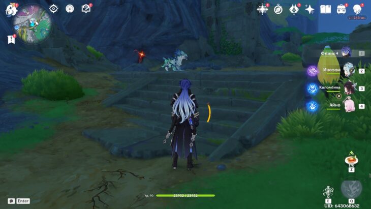 Волк-одиночка стоит у скалы