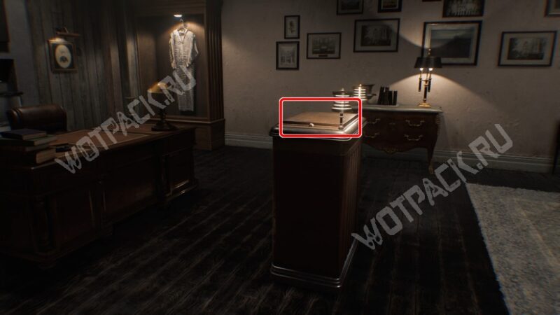 Панель в верхней части кафедрыв ВИП-зале