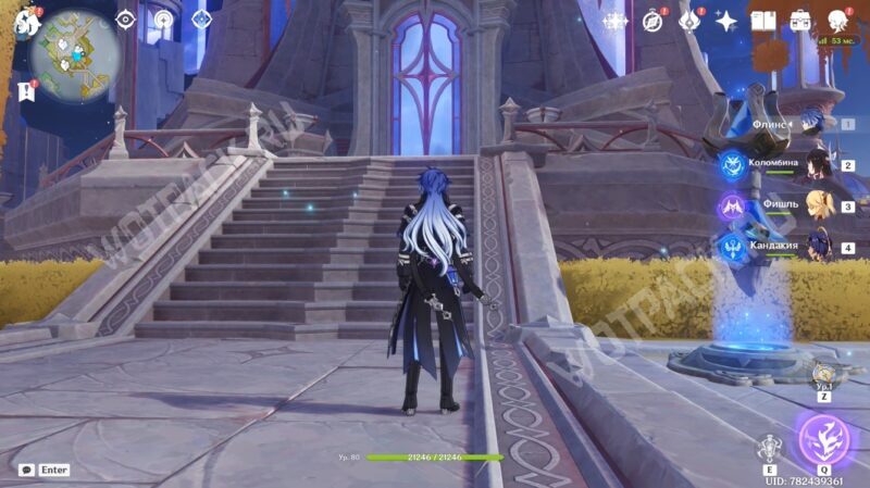 Флинс у двери в храм в центре Зала столпов