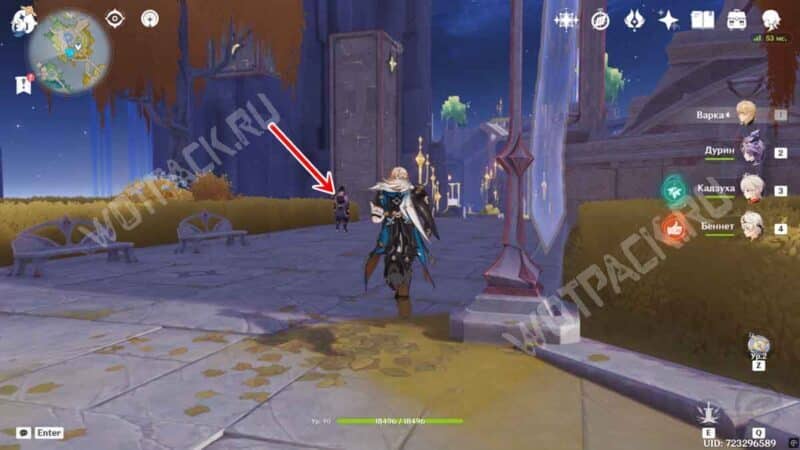 Самурай стоит рядом с блоками