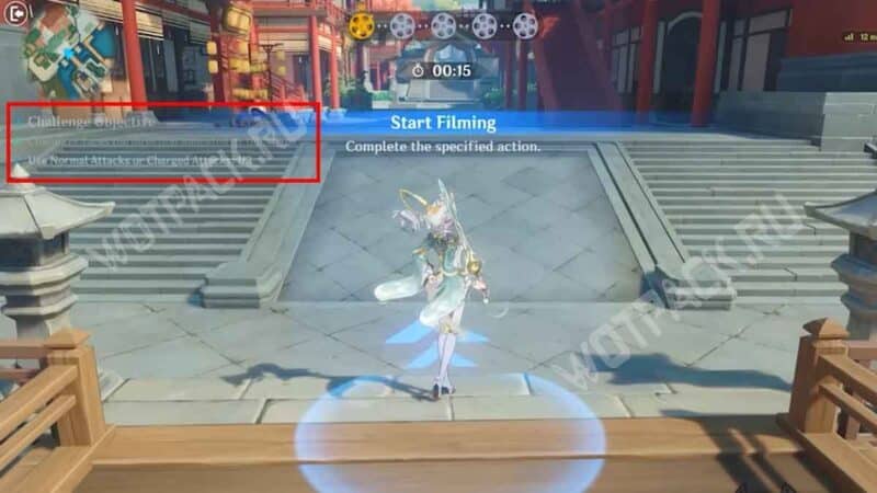 Цзы Бай на площади Ли Юэ стоит в стойке