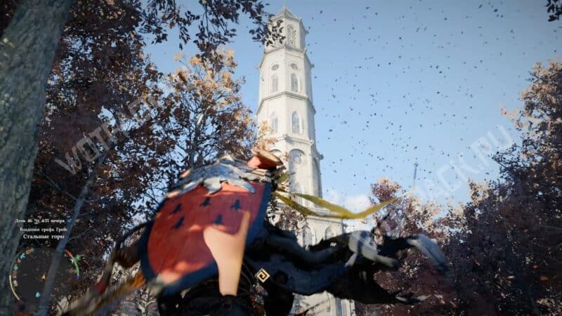 Вид на Шпиль озарения из леса поблизости